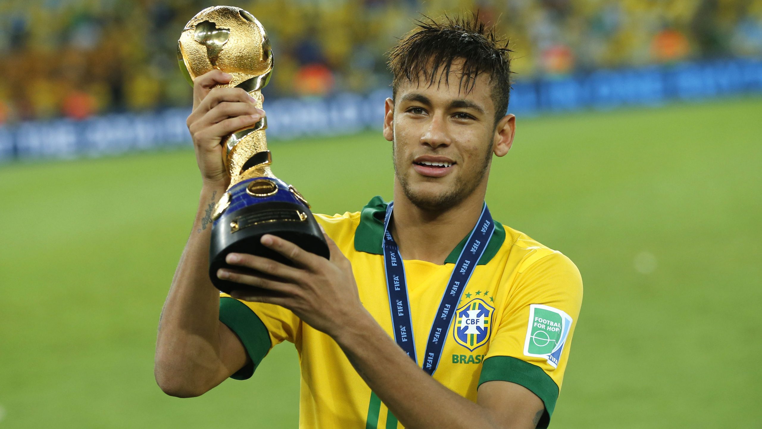 Những hình ảnh trên sân cỏ của Neymar